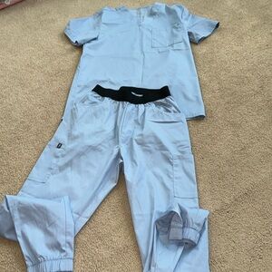 Jaanuu scrub set. Joggers and shirt
